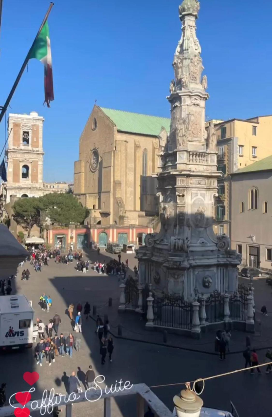 نابولي B&B Il Balconcino A Santa Chiara المظهر الخارجي الصورة