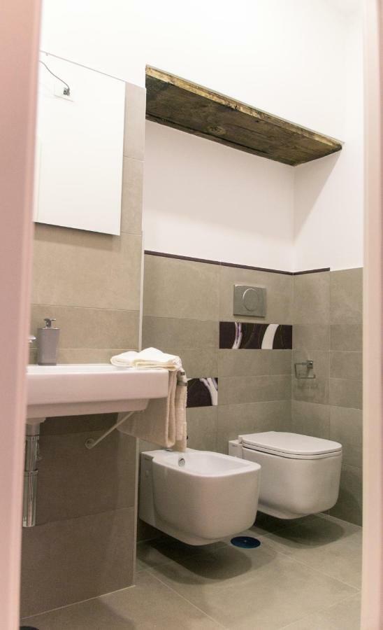 نابولي B&B Il Balconcino A Santa Chiara المظهر الخارجي الصورة