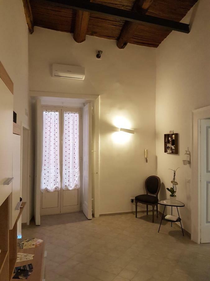 نابولي B&B Il Balconcino A Santa Chiara المظهر الخارجي الصورة