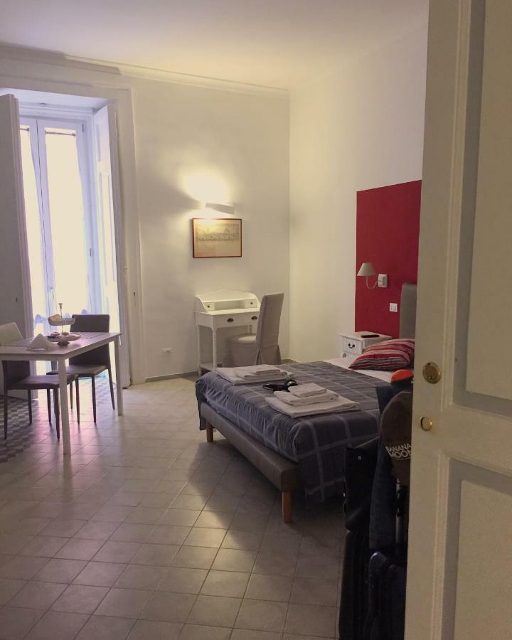 نابولي B&B Il Balconcino A Santa Chiara المظهر الخارجي الصورة